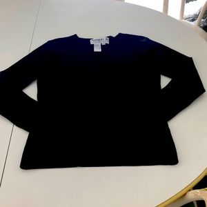 Joseph A. Qu’est-CE Quec’est Silk? Black sweater